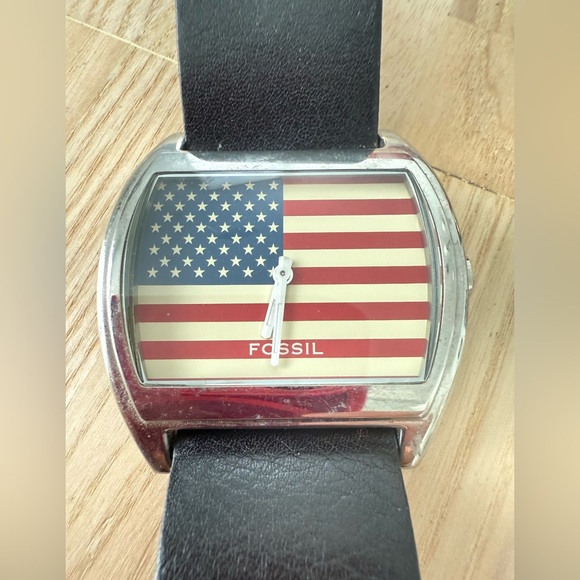 Fossil mens rectangular stars and stripes black leather watch NEW BATTERY